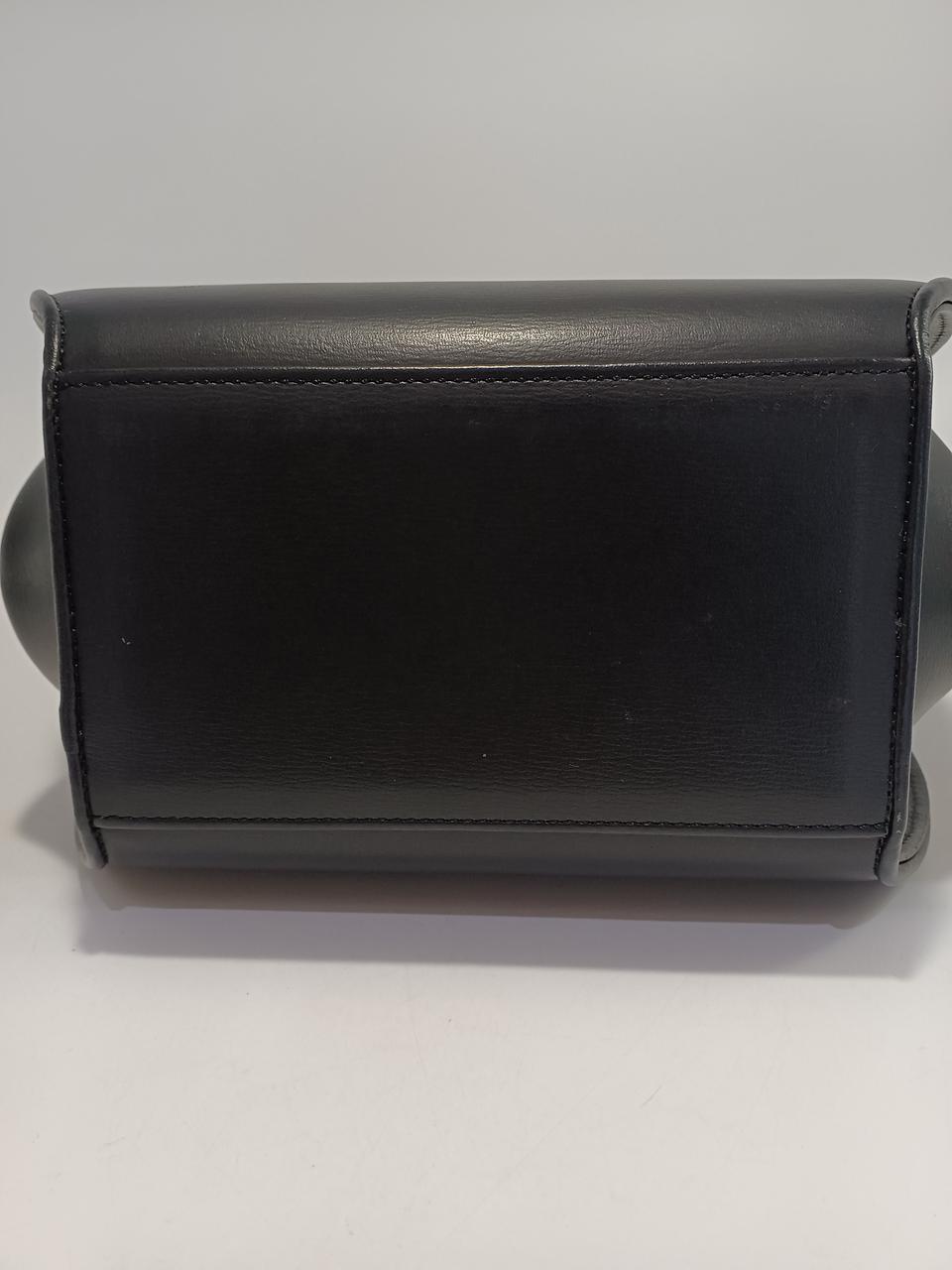 底にも少しキズがあります