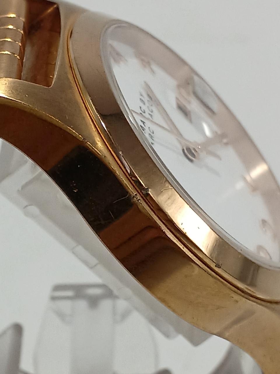 小さなキズがあります