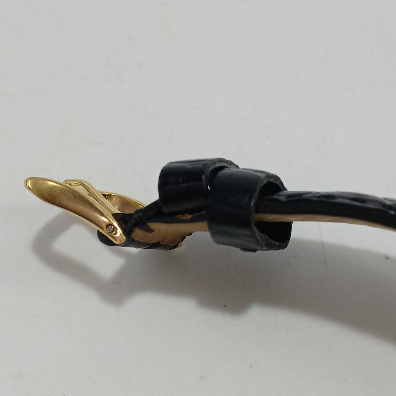 少し剥がれています