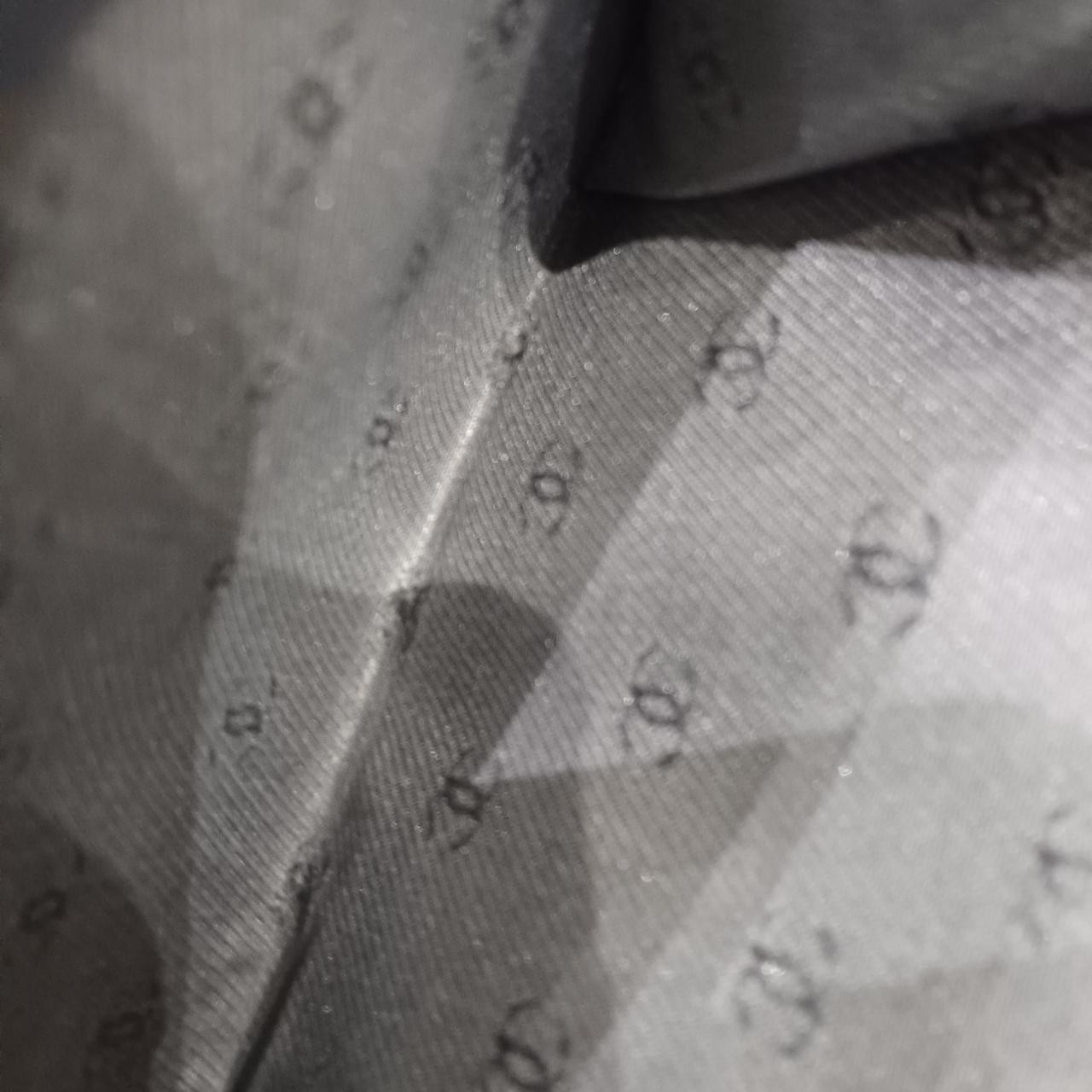 外側のコイン入れは少し傷みがあります