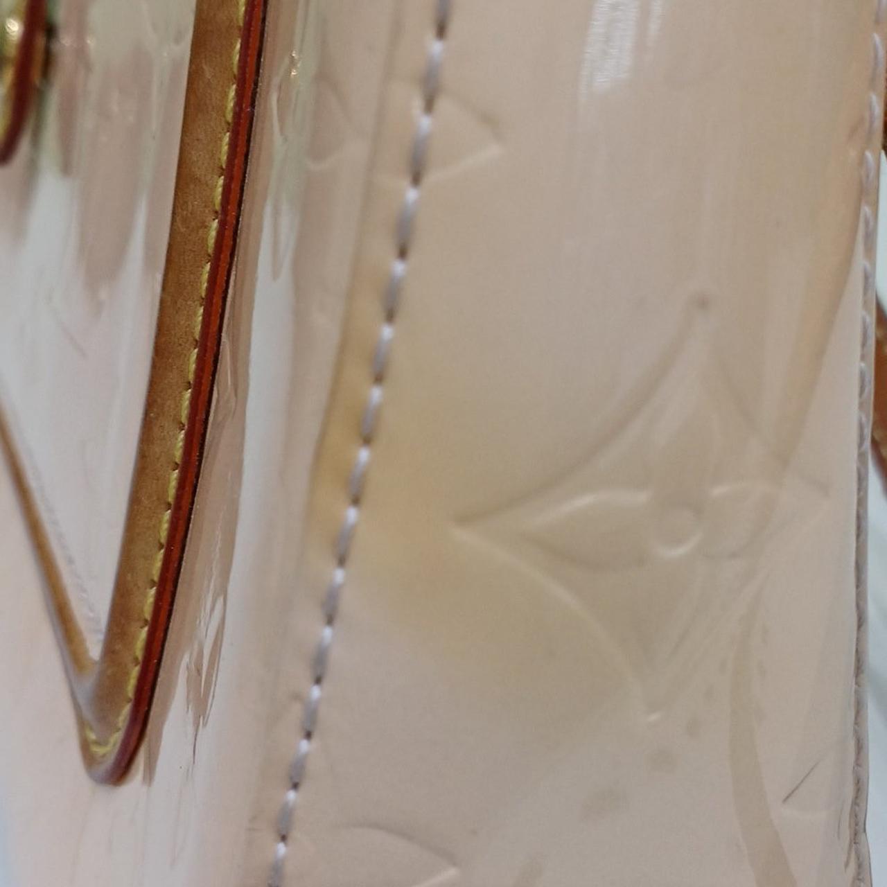 黄色のシミがあります