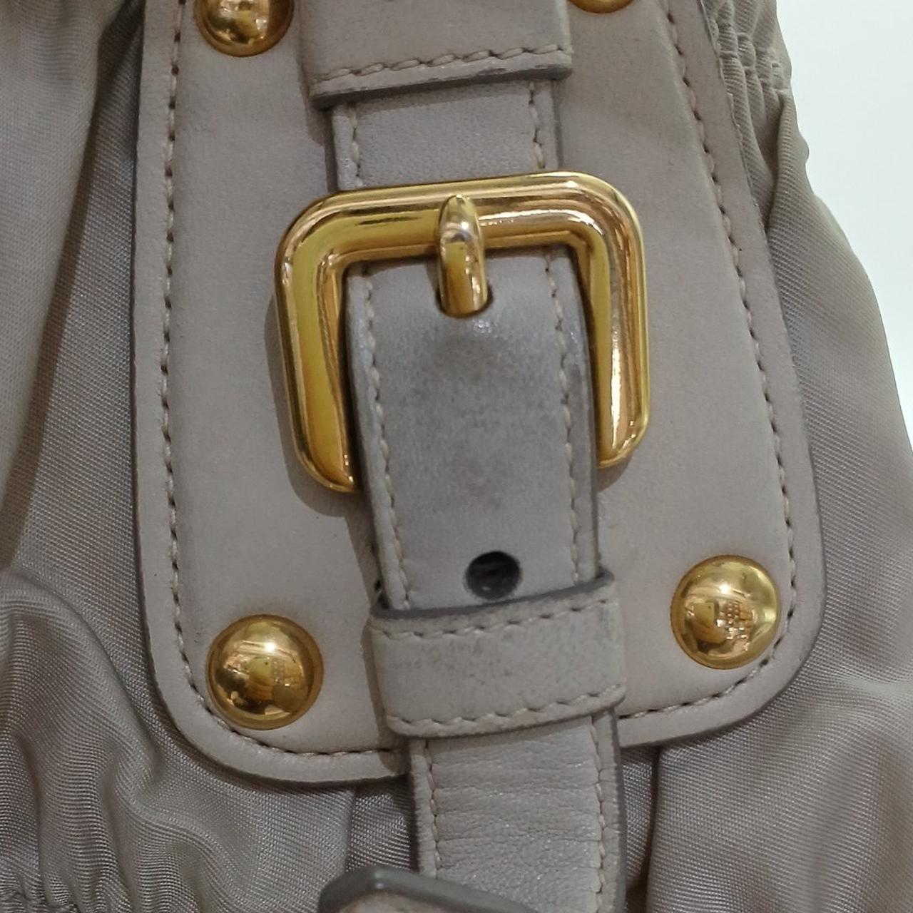 黒い汚れが付いております