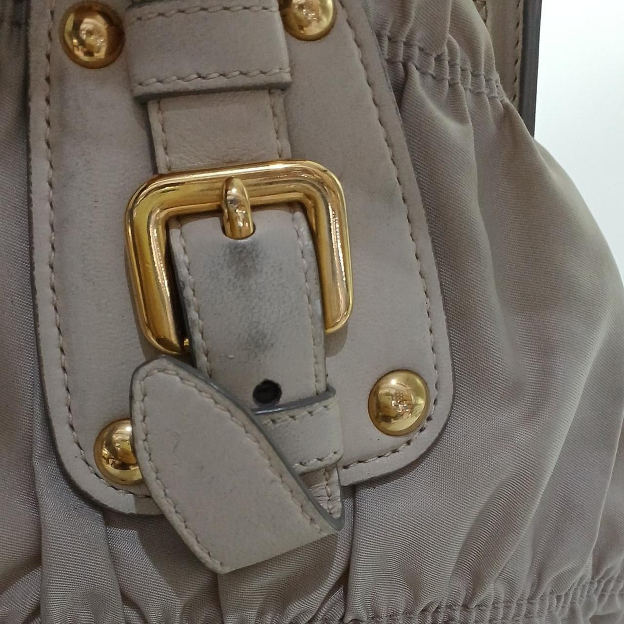 黒い汚れが付いております