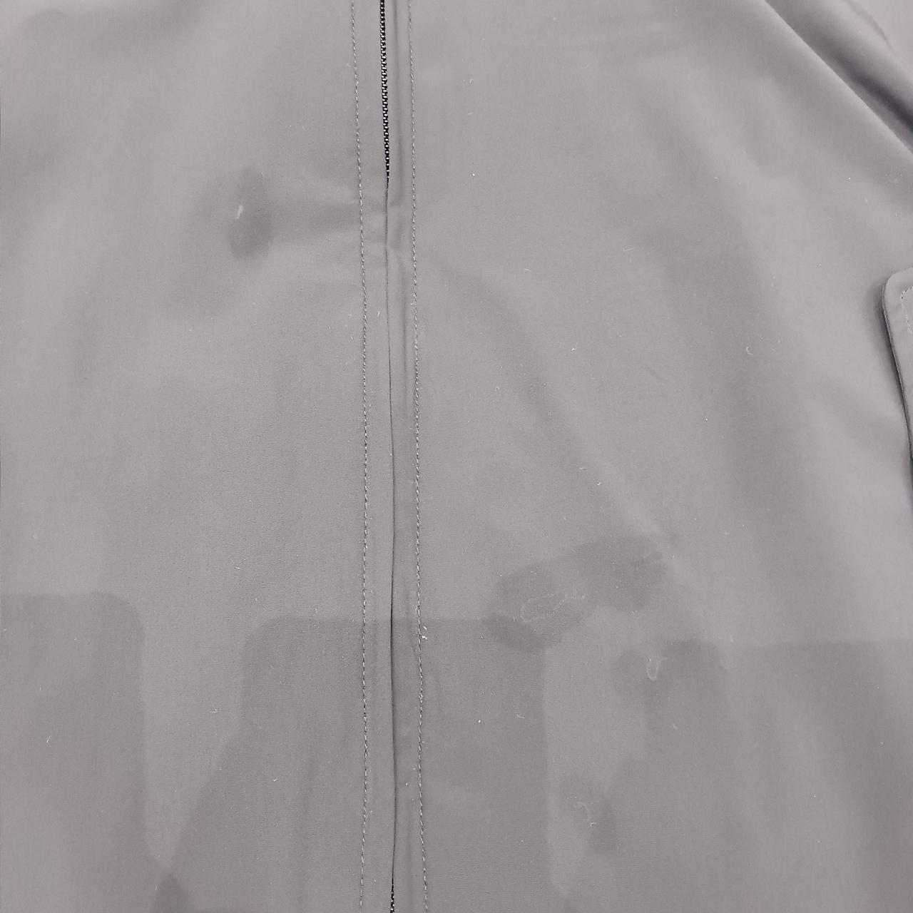 4カ所ほど汚れがあります。