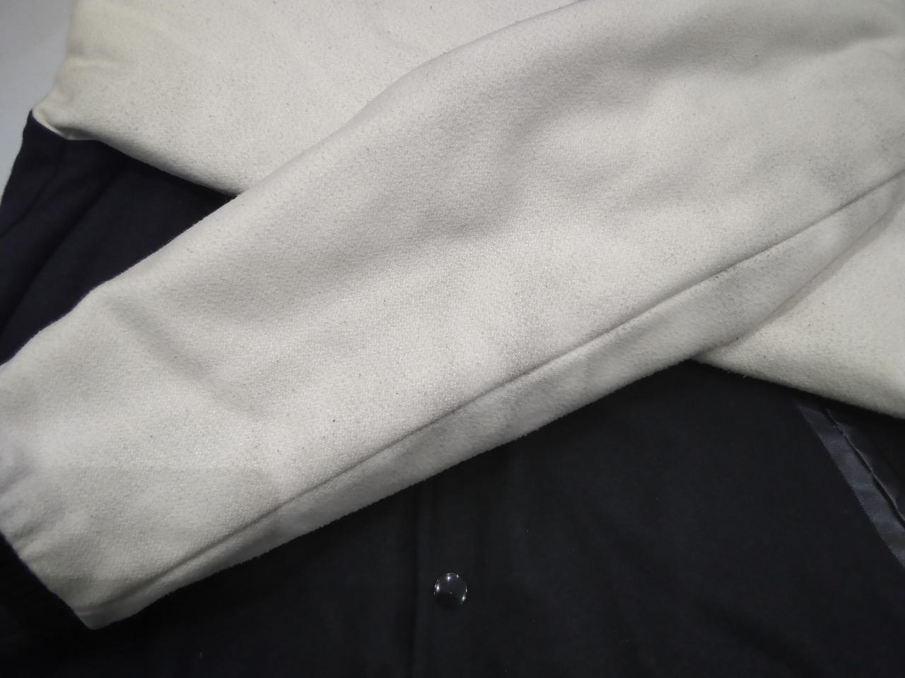 毛玉、汚れあり。