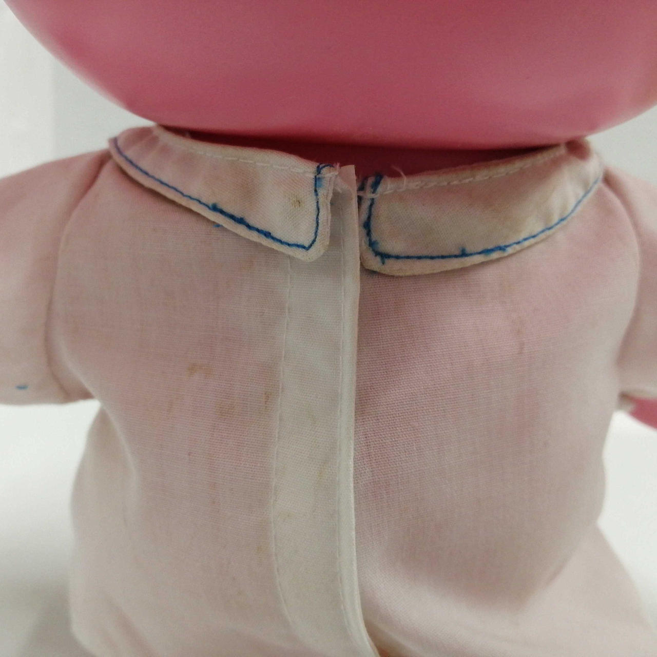 お洋服にシミ有り。