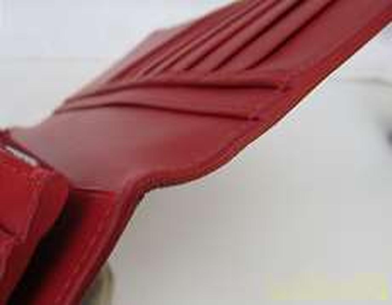 折れ目少しヒビ割れあり。