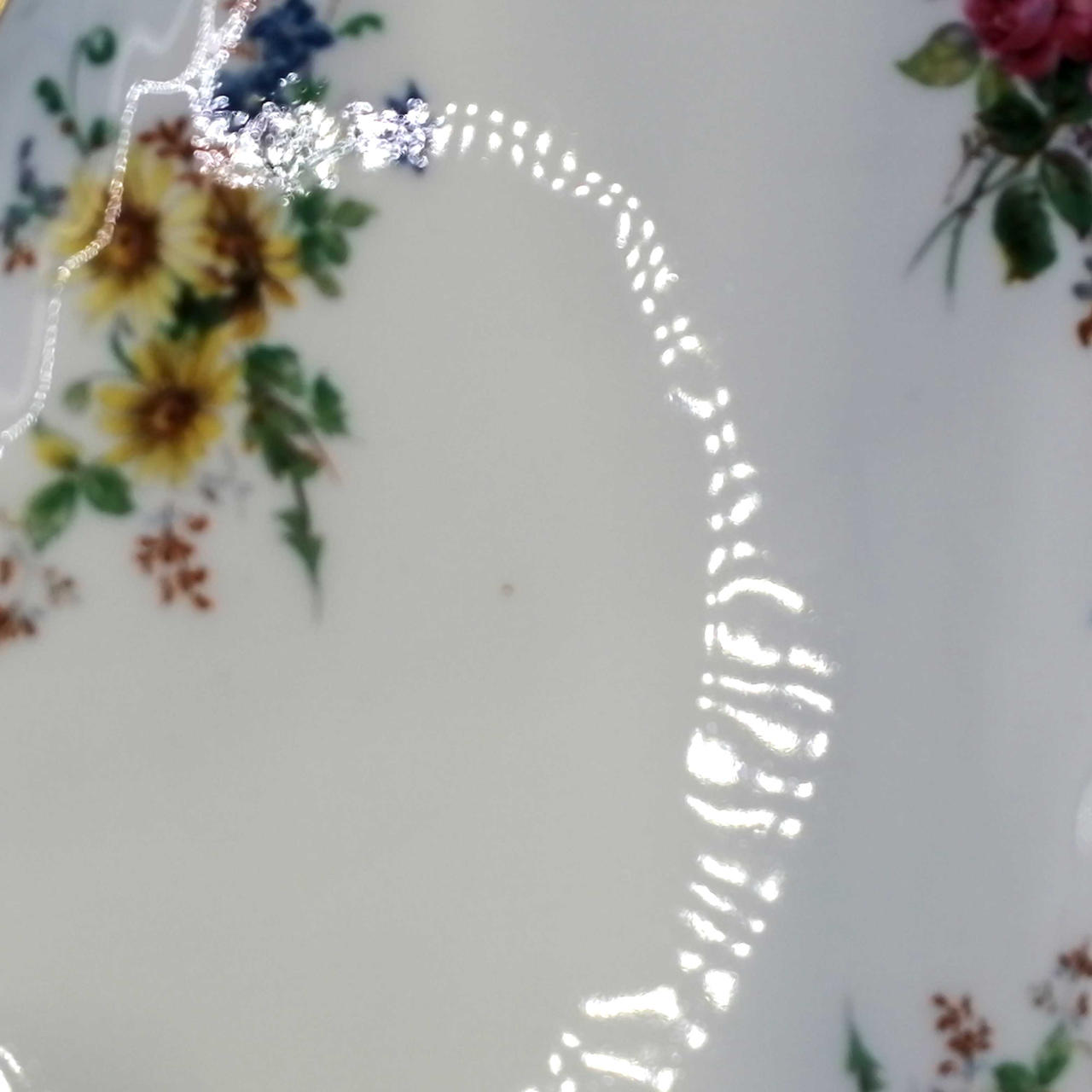 小さくシミあり