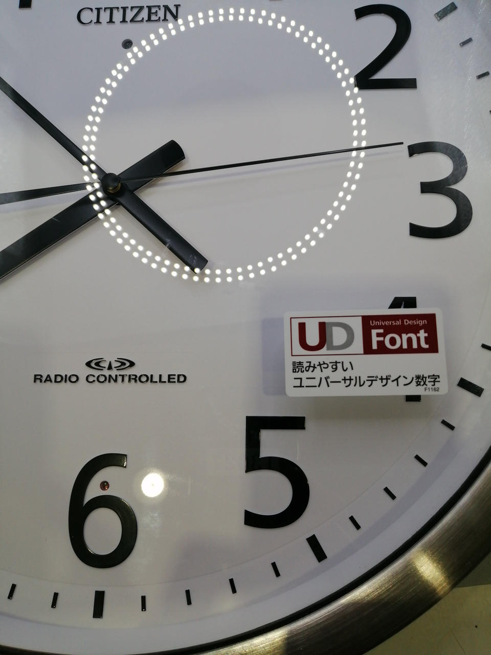 50%offセール開催！【新品未使用】シチズン 電波掛時計 8MN407RH03 電波掛時計 スモールワールドノエルNS 8MN407RH03 RHYTHM リズム