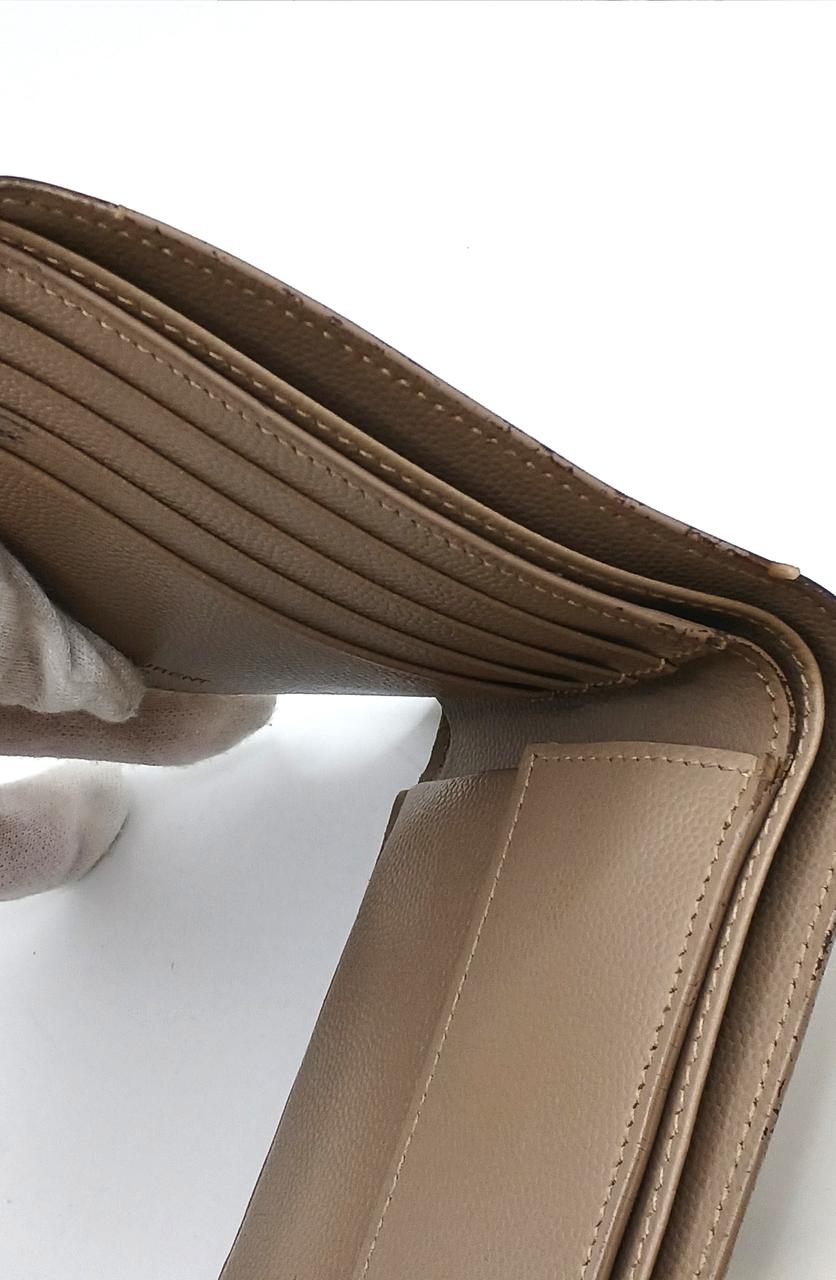 合皮が少し剥がれてます。