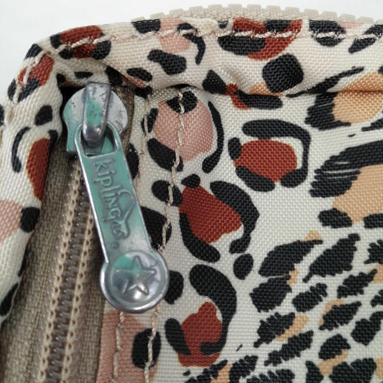 金具キズあります