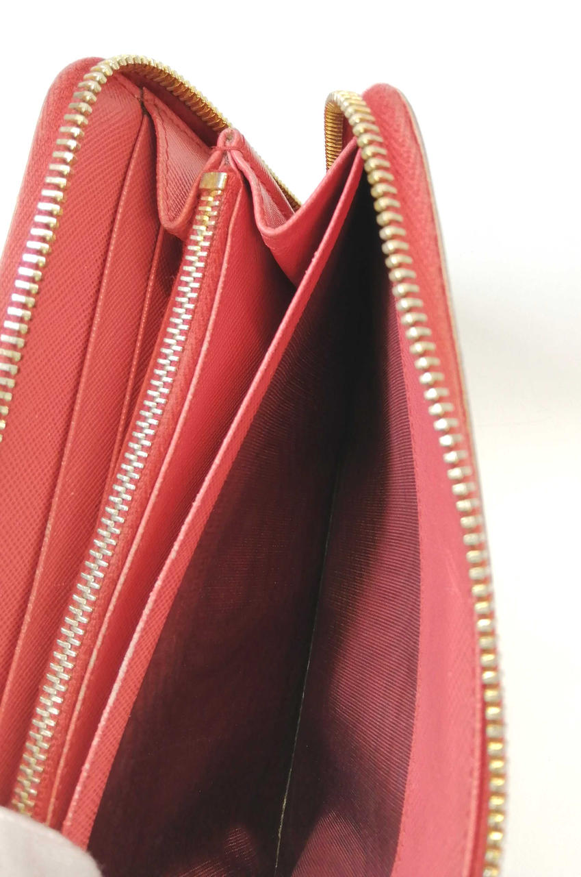 全体的に剥がれがあります。