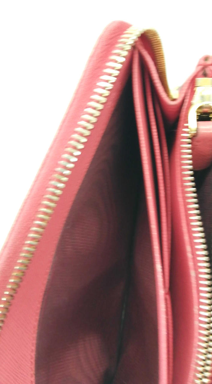 全体的に剥がれがあります。