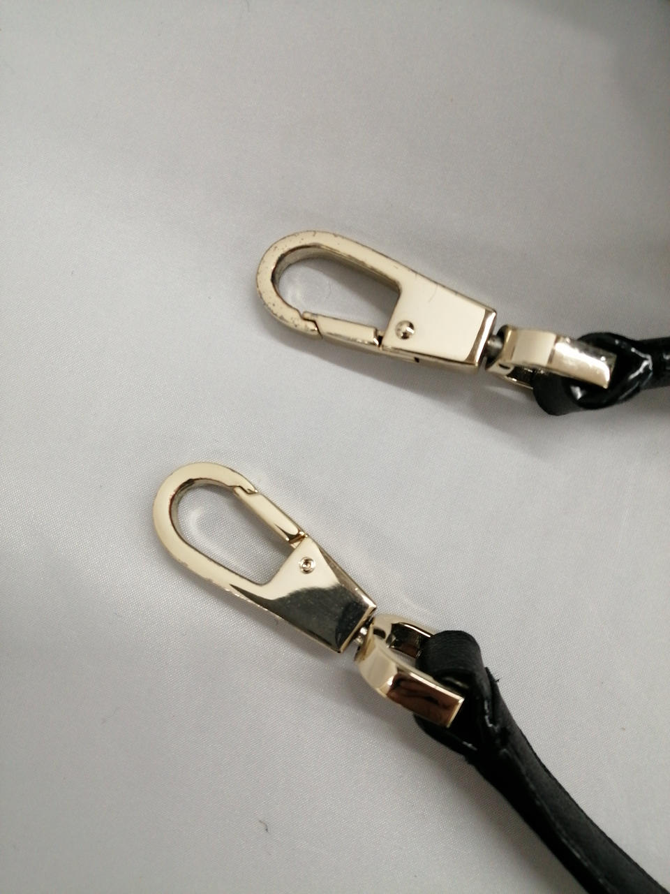 ショルダー金具キズあります。