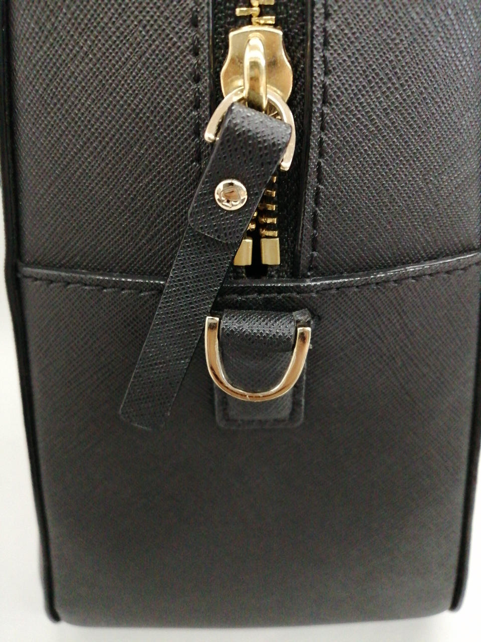 金具部分キズあります。