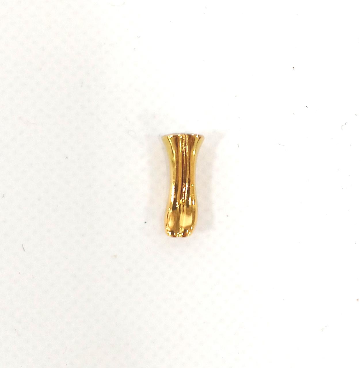 足のパーツが取れてます