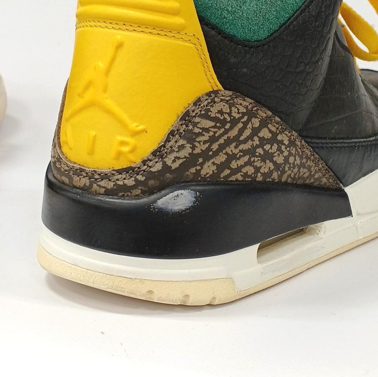 右足に擦れあり