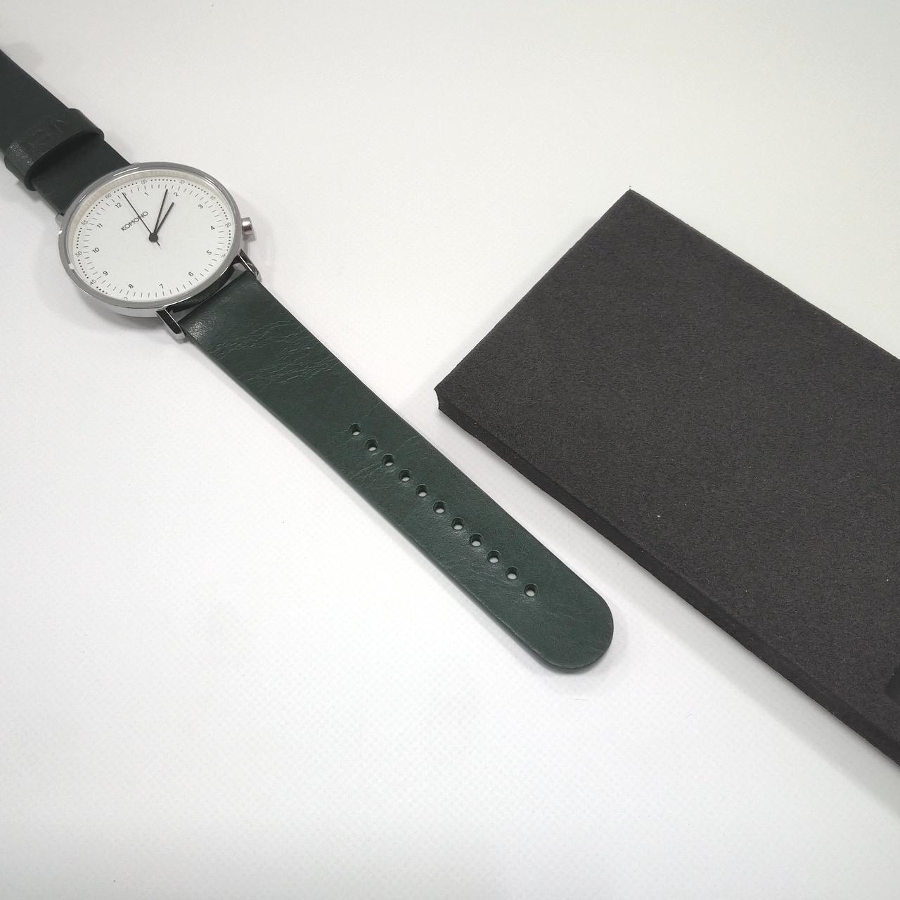 ベルトカラーは深緑です。