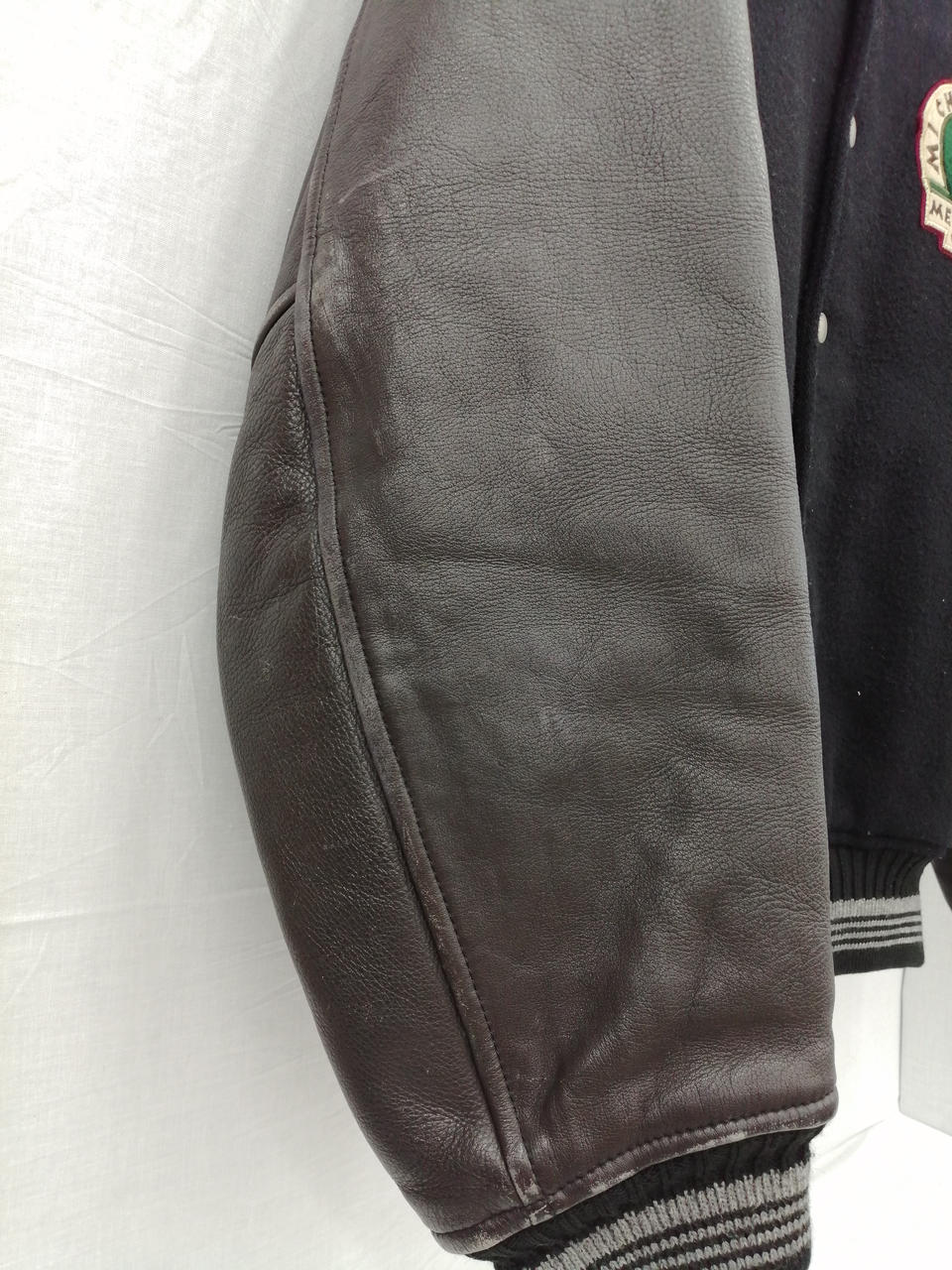 袖部分ダメージあり