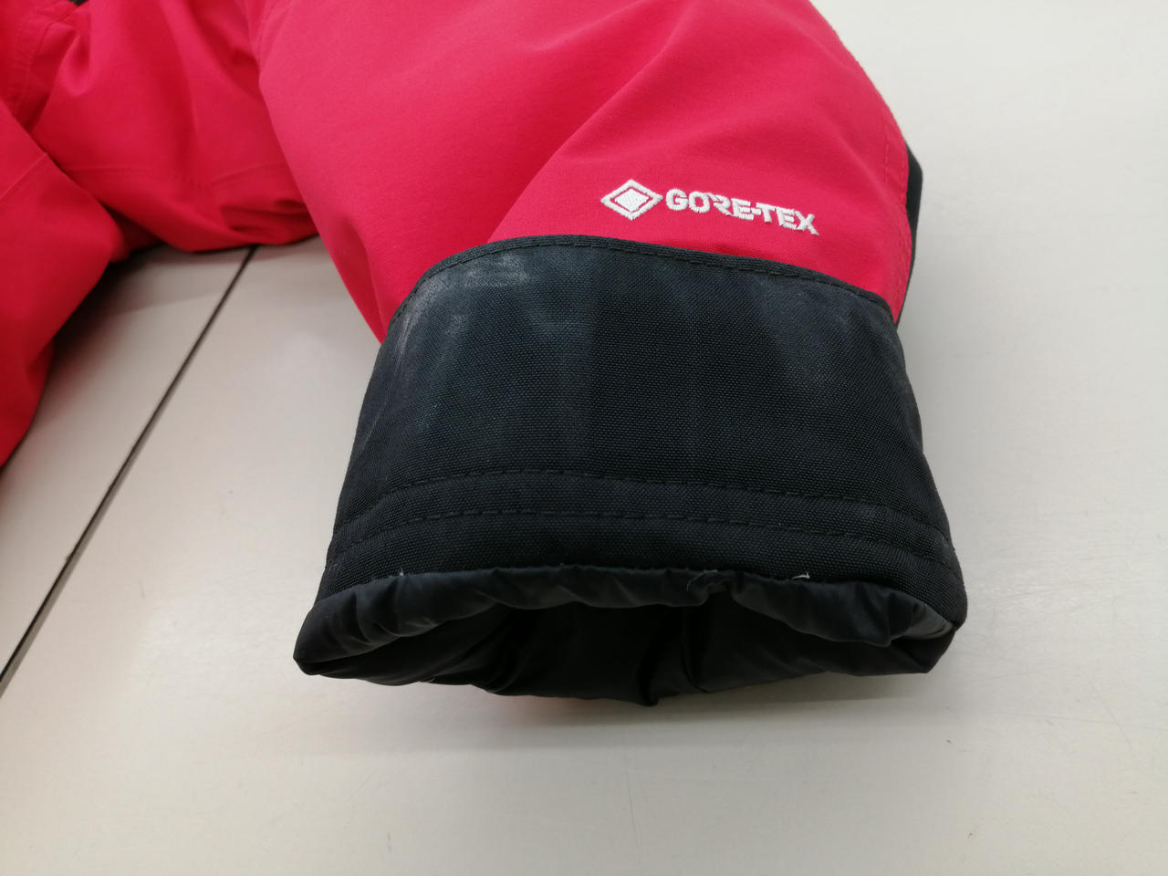 左袖裏側汚れあります