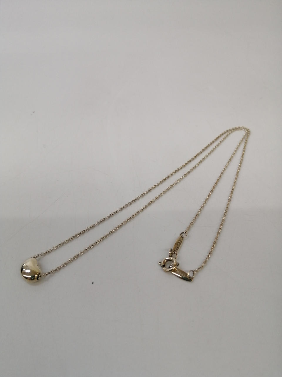 チェーンは全体的に変色があります