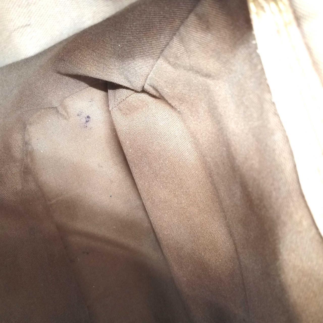 内側底面一部汚れあります。