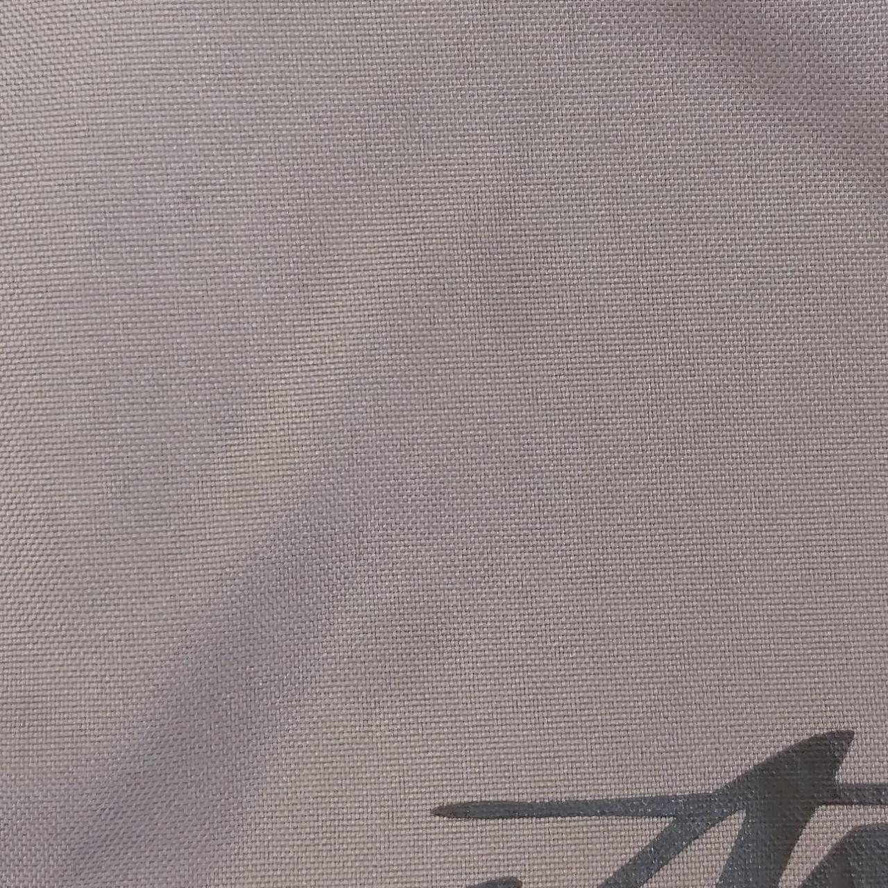 ロゴ上汚れあり