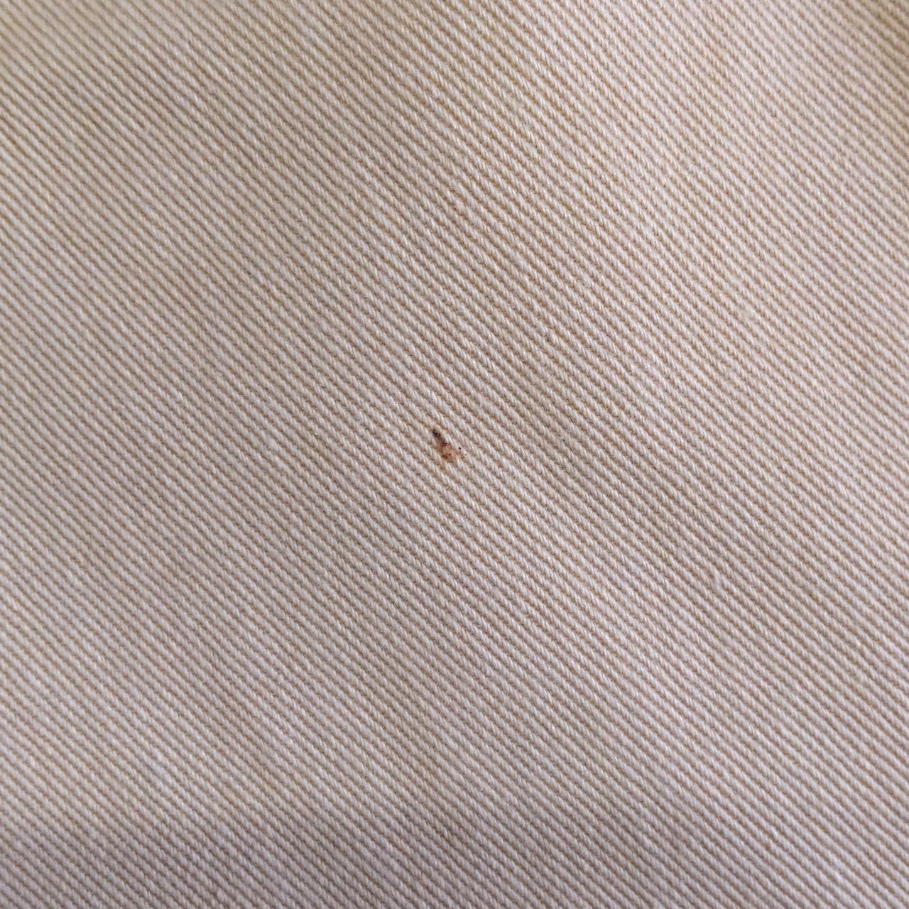 左足側 太もも部汚れあり