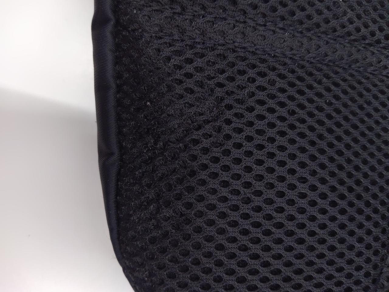 背中側　ほつれあり