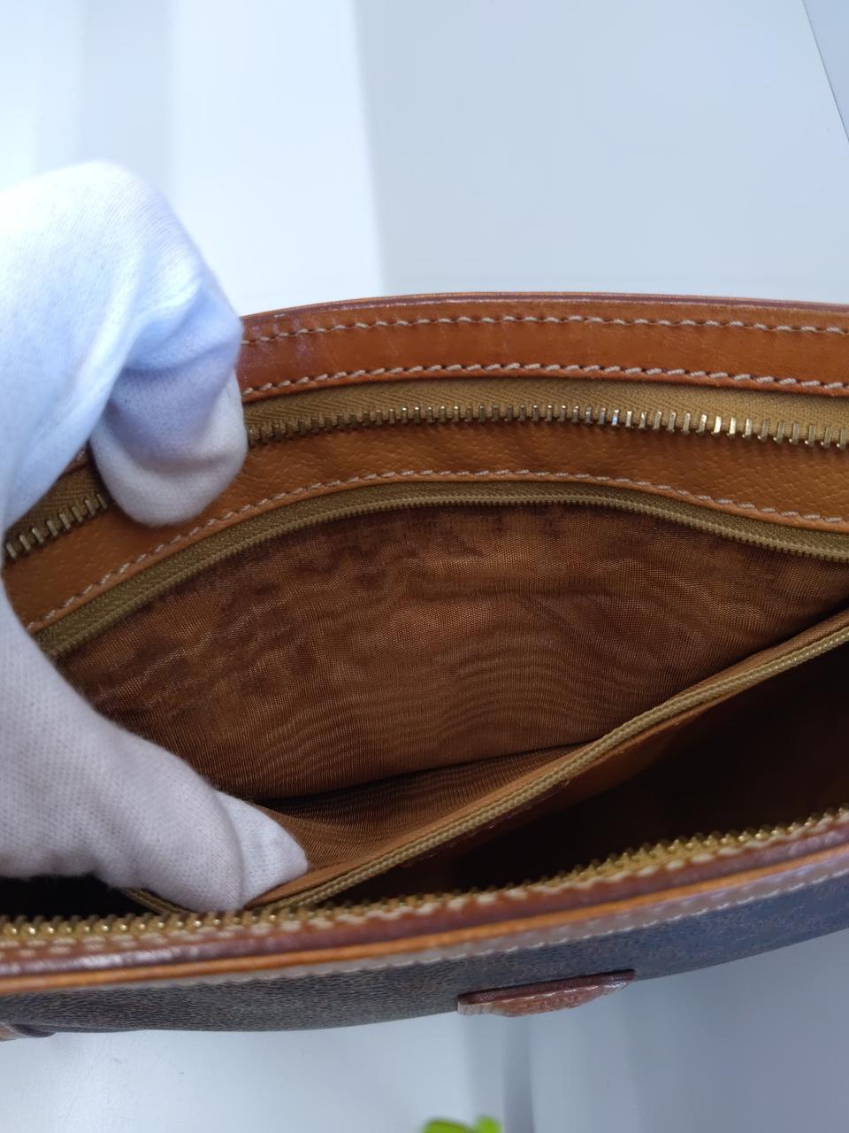 ポケットの中シミ有り