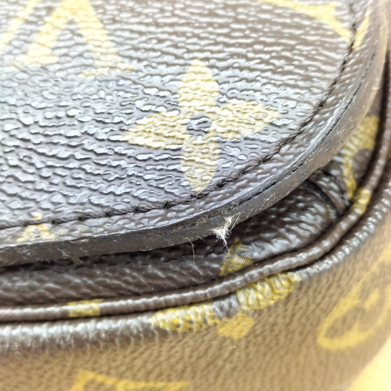 擦れ、剥がれ、劣化あり