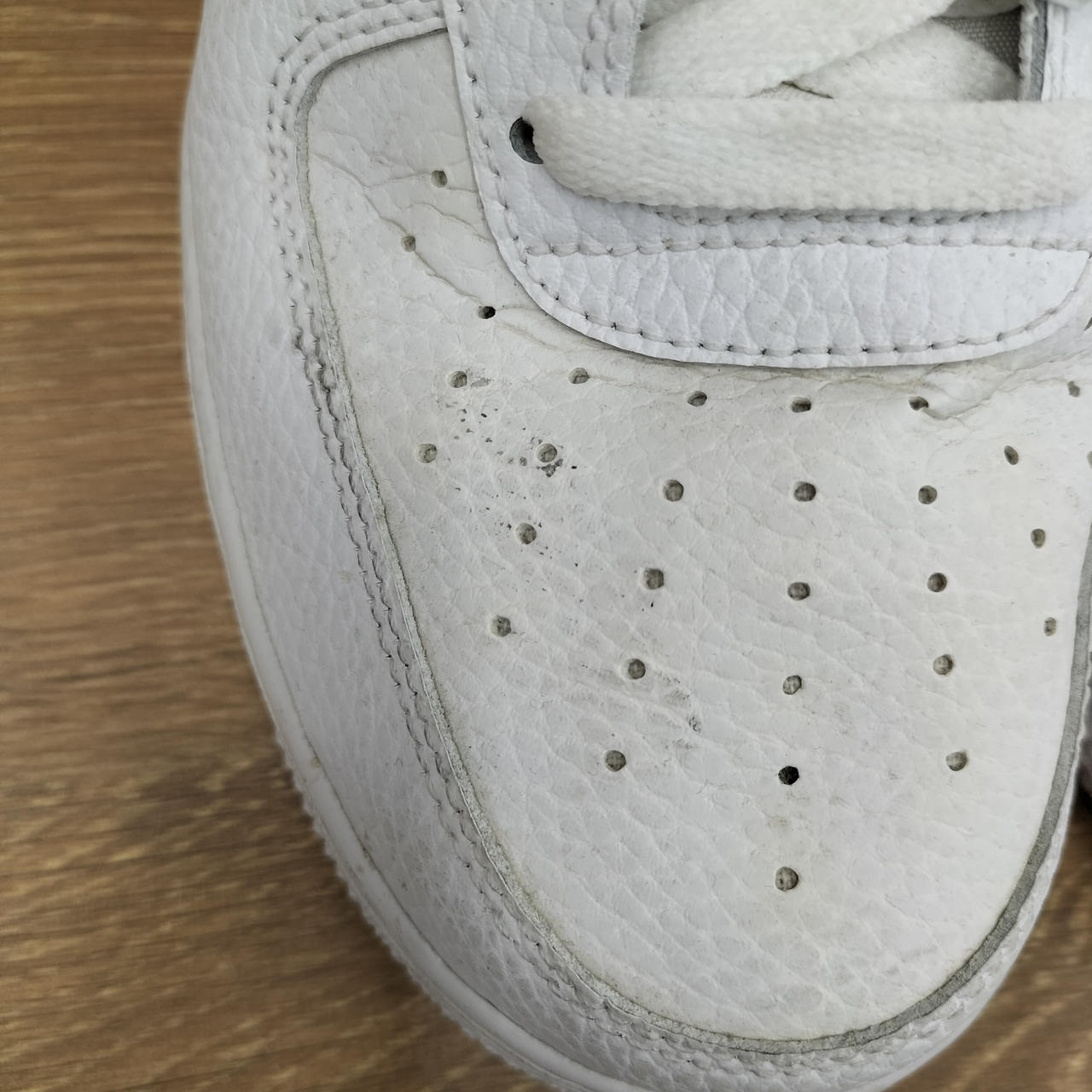 左足ヨゴレ 変色あり