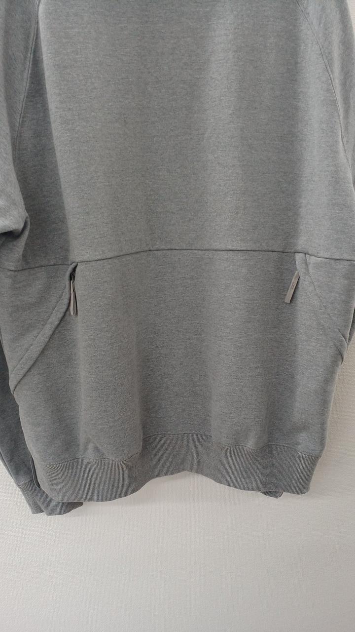 背中ポケットあり
繋がっています