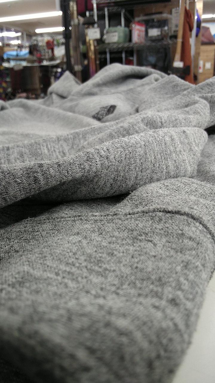 全体的に毛羽立ちあり