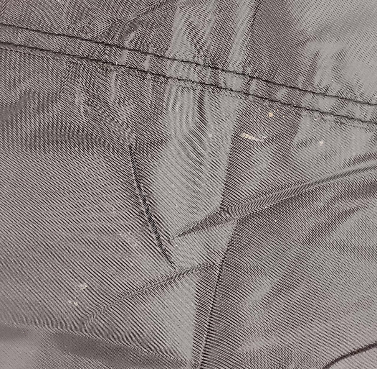 若干泥汚れあり。