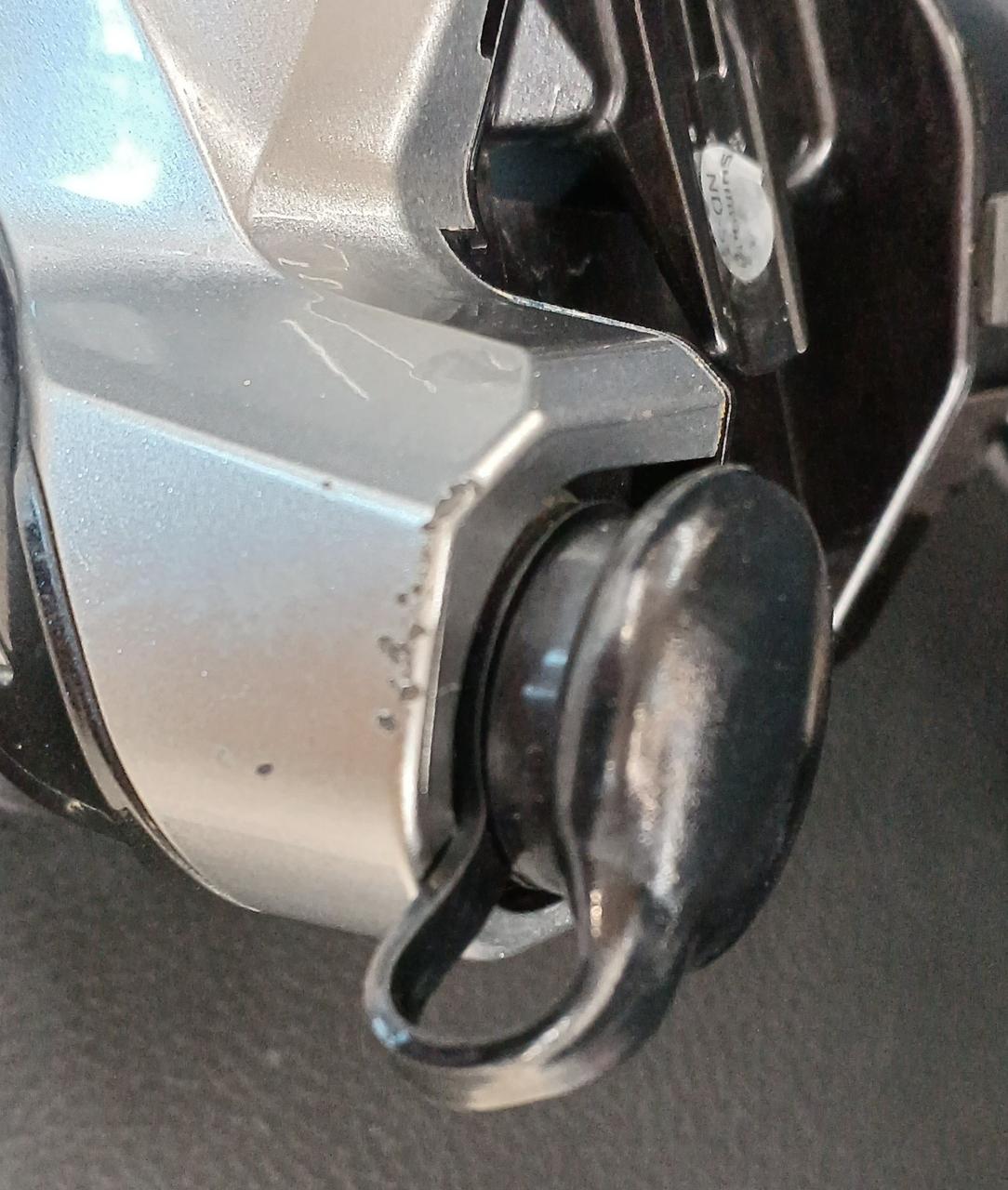 細かいキズ点在しています