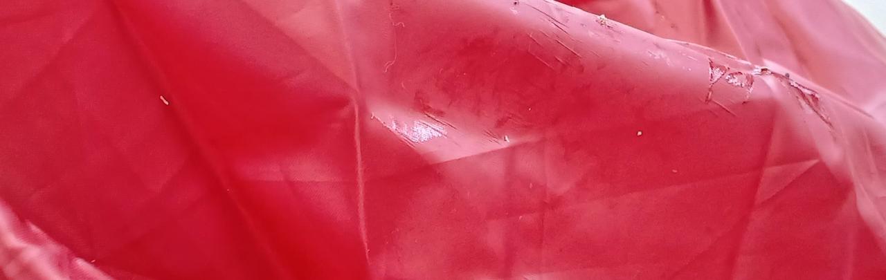 手に少し残るレベルのべたつきあり