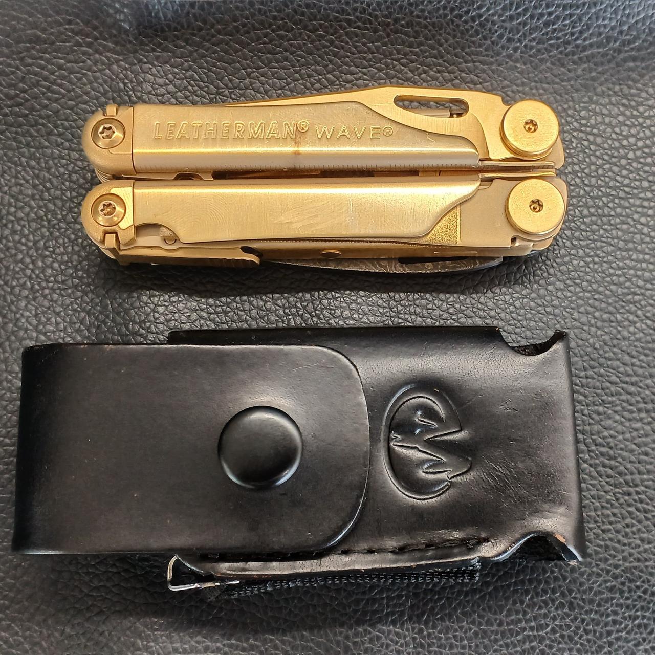 レザーケース付き