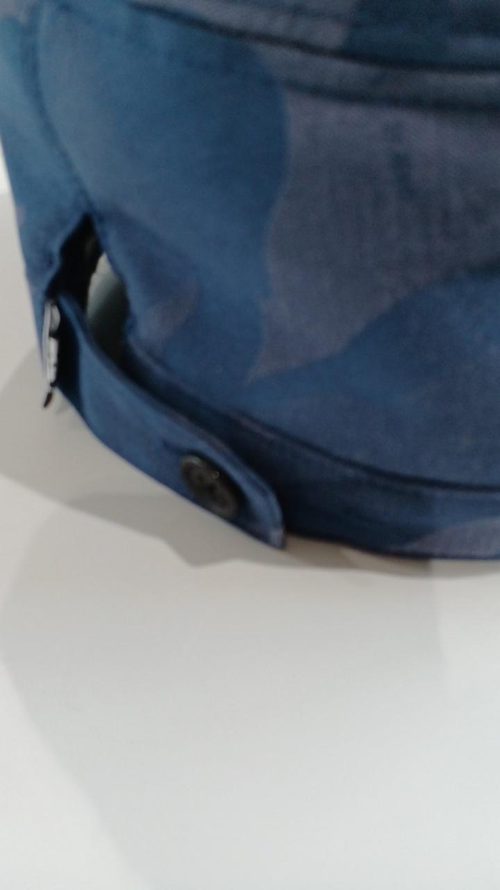 ボタン一つ欠品です