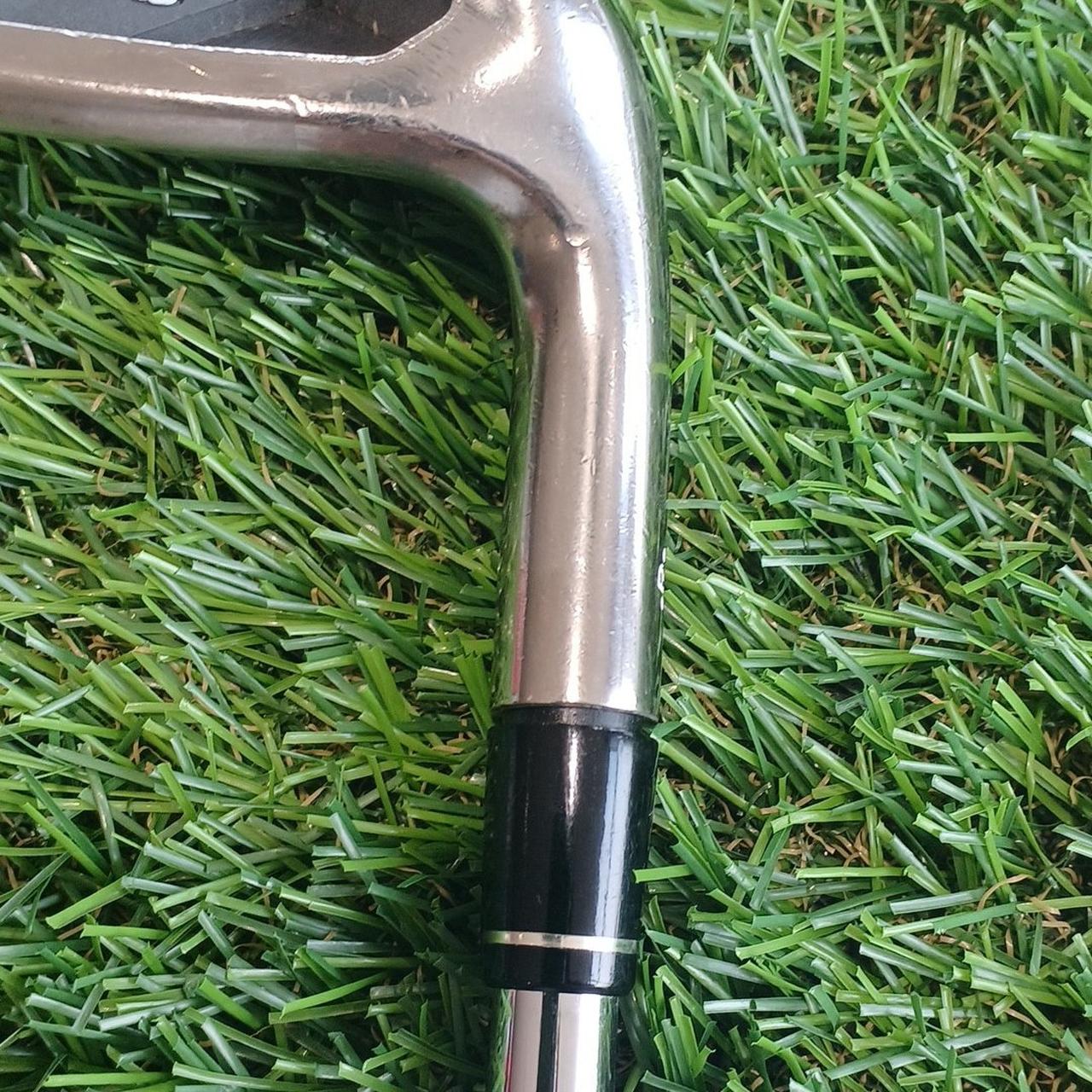 8I
ソケット浮きがあります