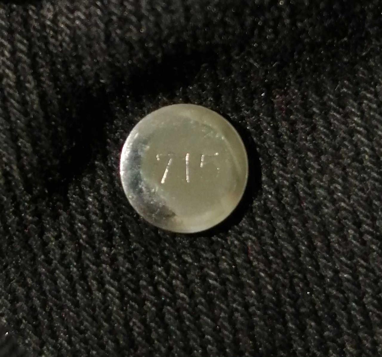 ボタン裏715