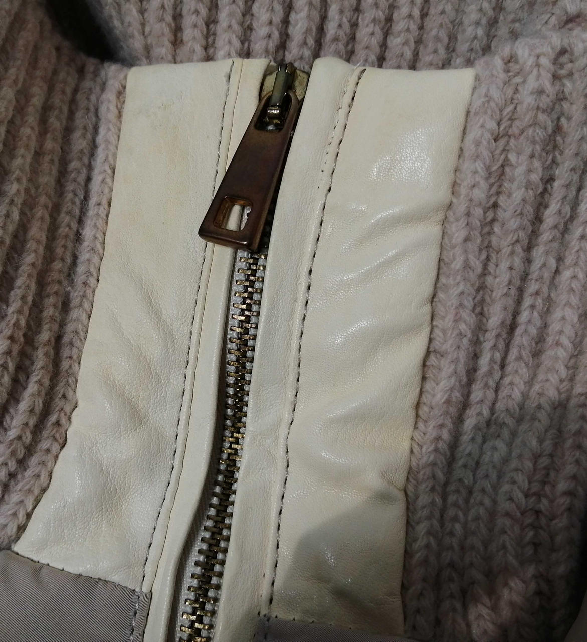 くすみ、汚れ有り