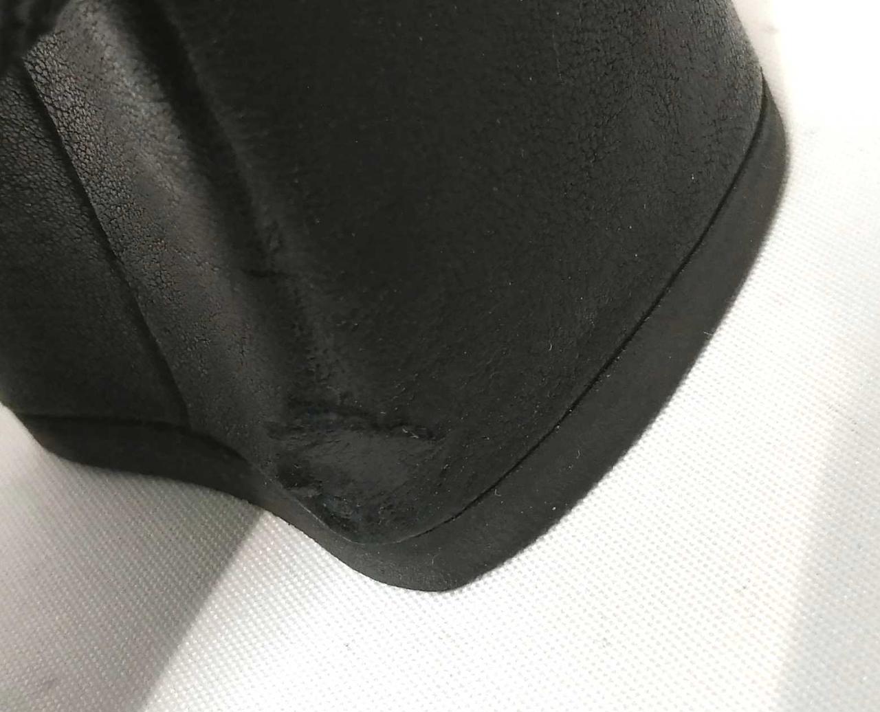 かかと破れ有り