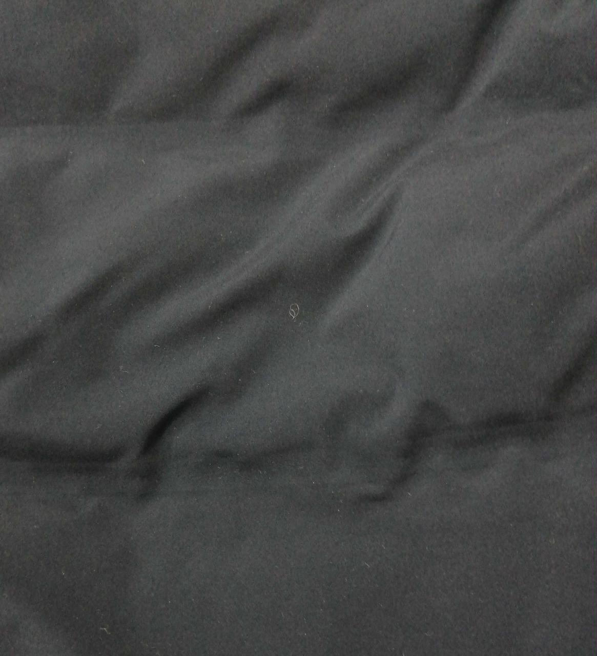 背面側に汚れがございます。