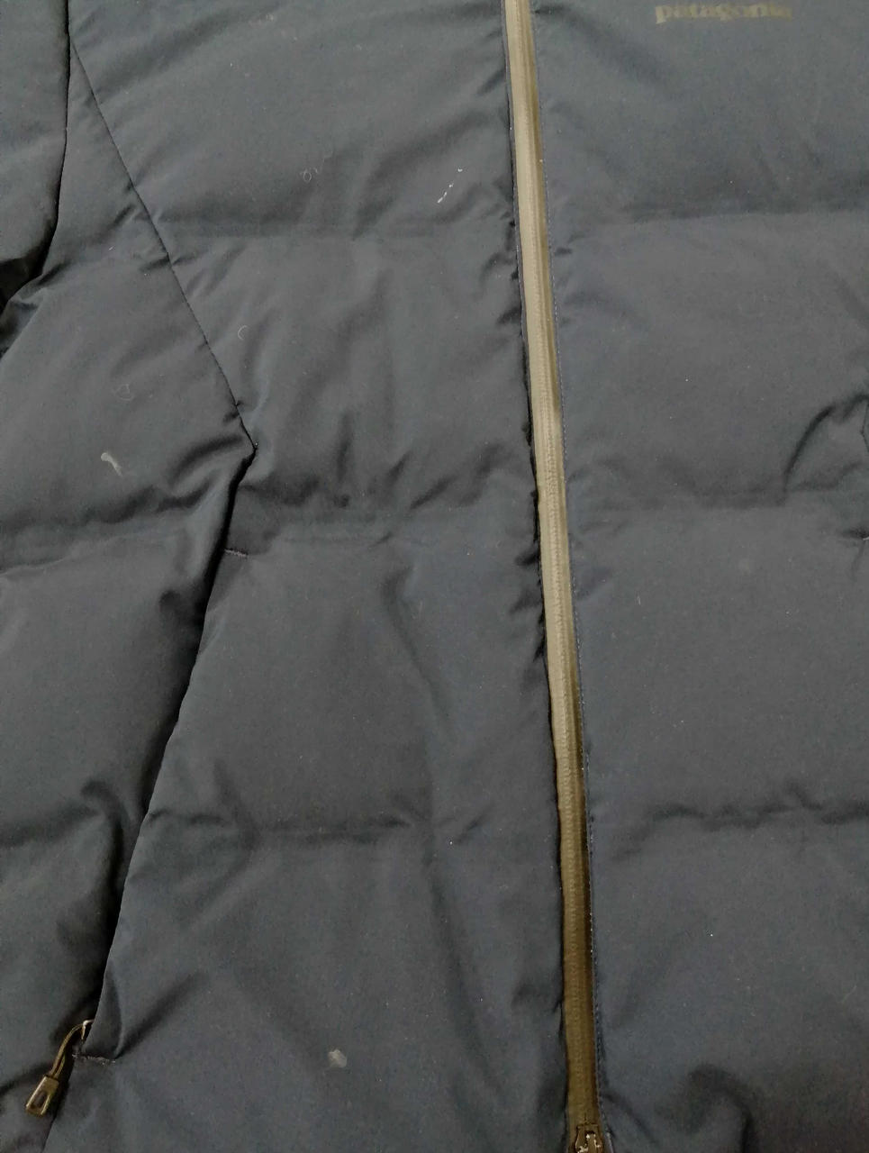 全体的に汚れがございます。