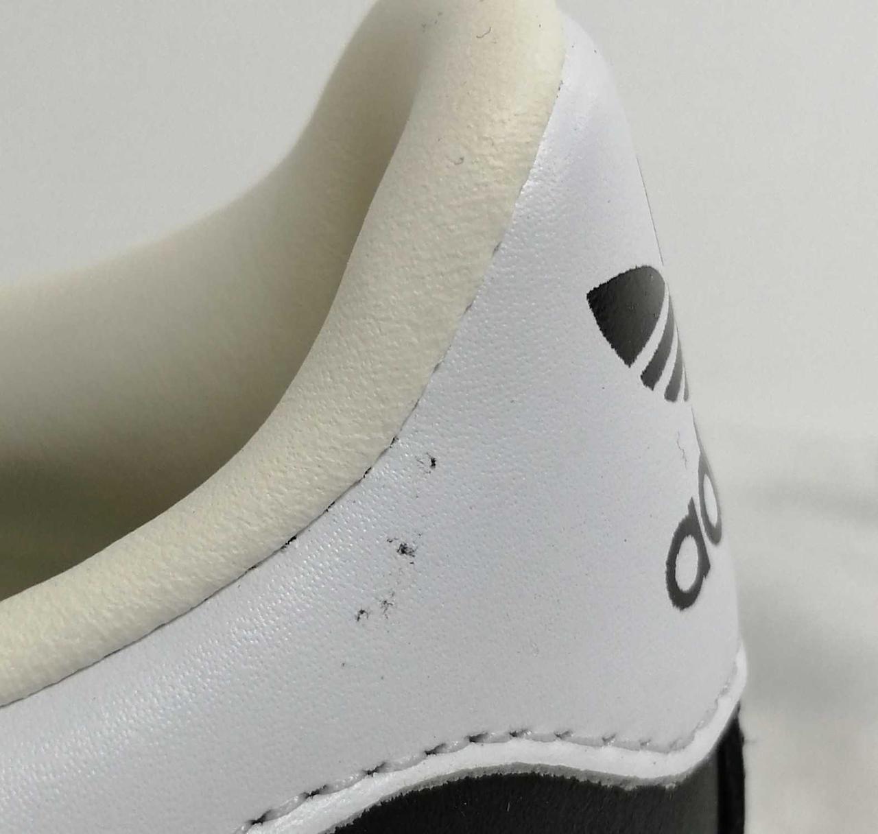 かかと汚れ有り