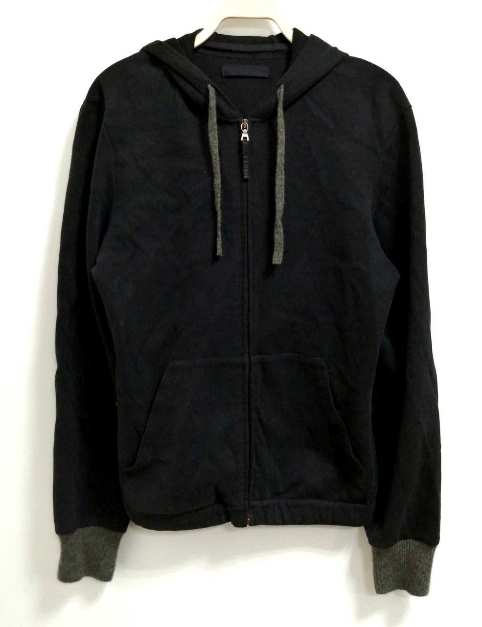 PRADA 型番：エルボーパッチ ジップアップパーカー