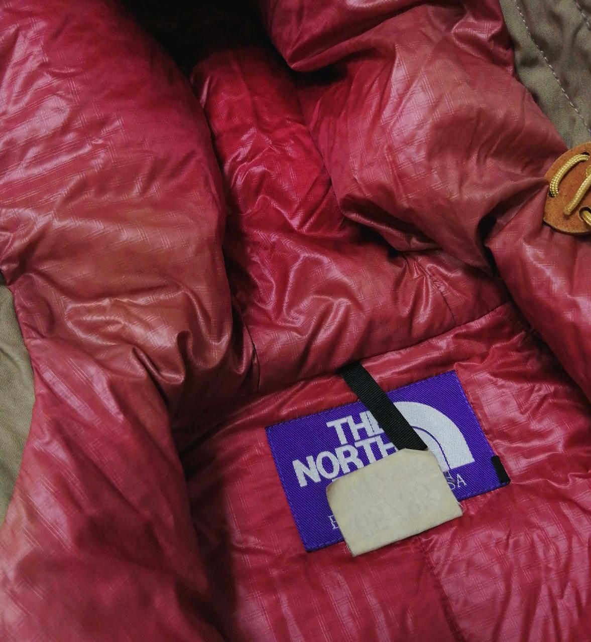 フード内側色ヤケ有り