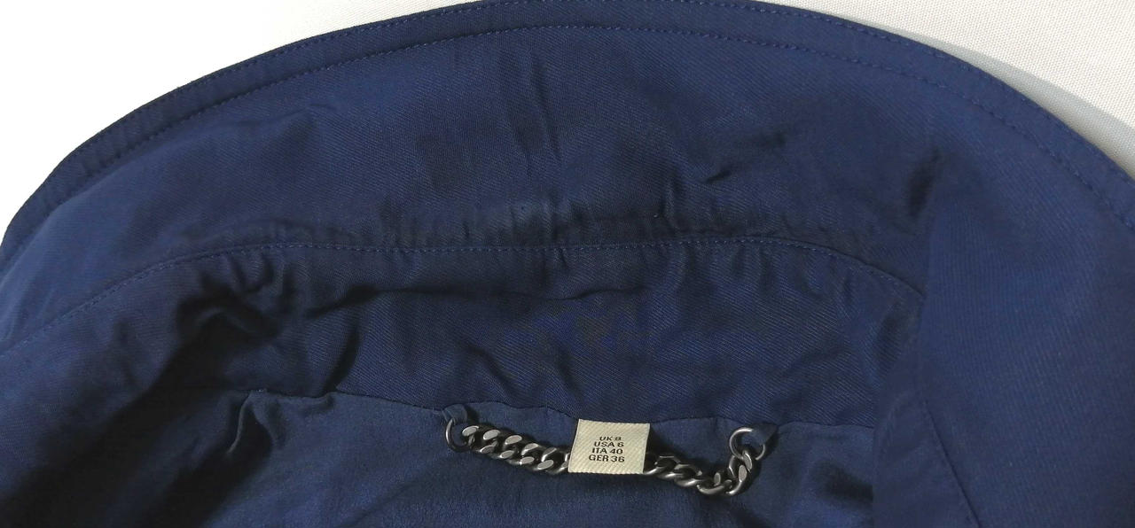 襟周り汚れ有り