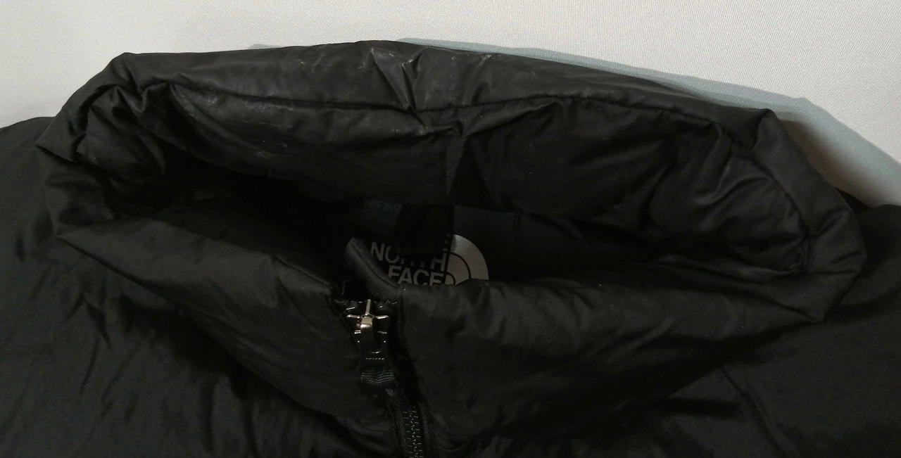 襟周り全体的な汚れ有り